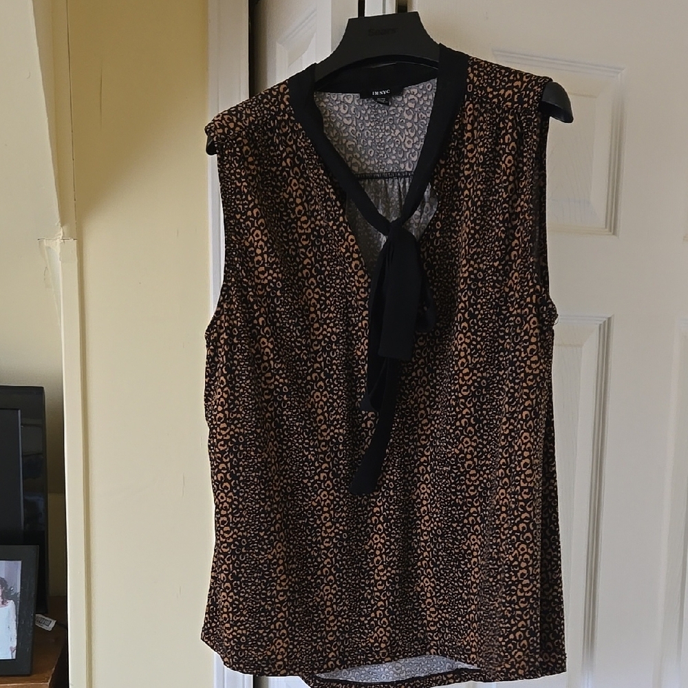 Women's Black and Brown Sleeveless Top